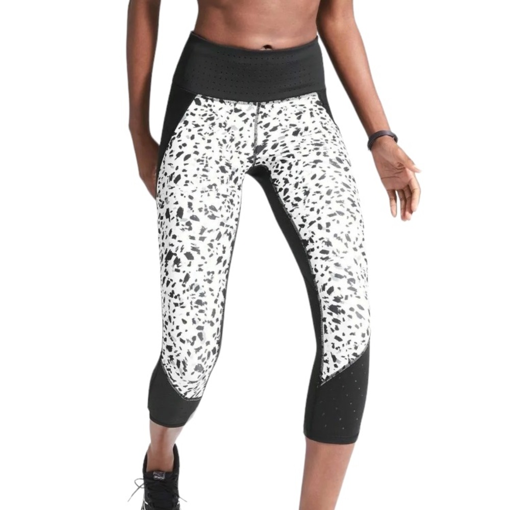 ATHLETA Printed Stealth Trucool Capri size M